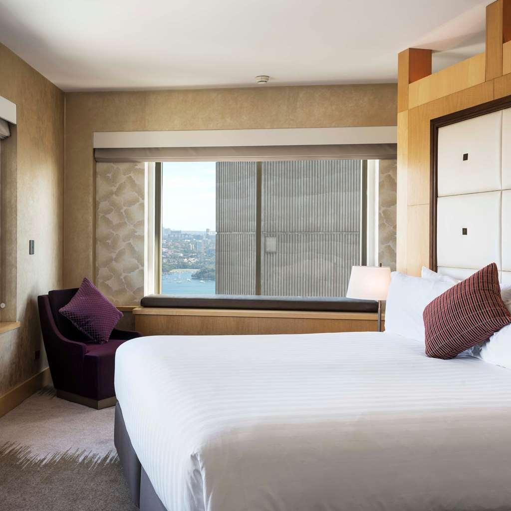 Amora Hotel Jamison Sydney Phòng bức ảnh A bedroom at the hotel